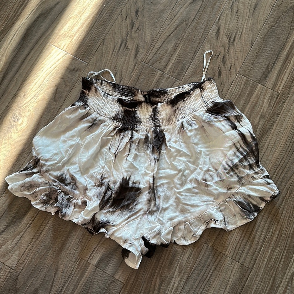 Pretty little thing shorts